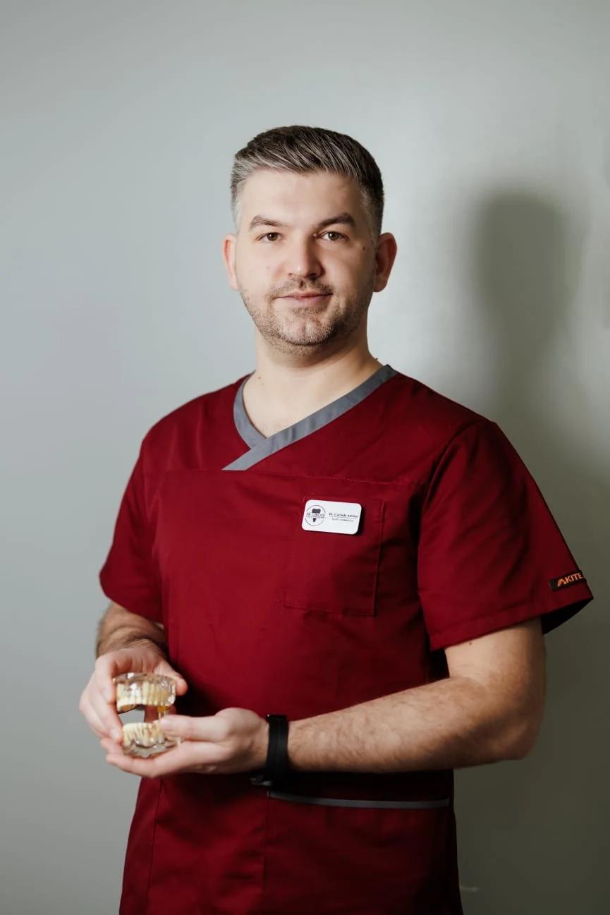 Dr. Corlade Adrian — Protetică și estetică dentară